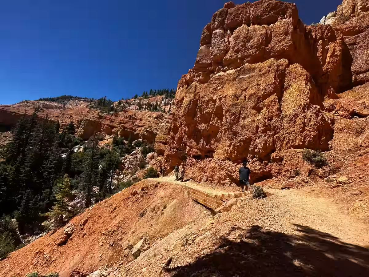 Cascade falls trail red canyon utah