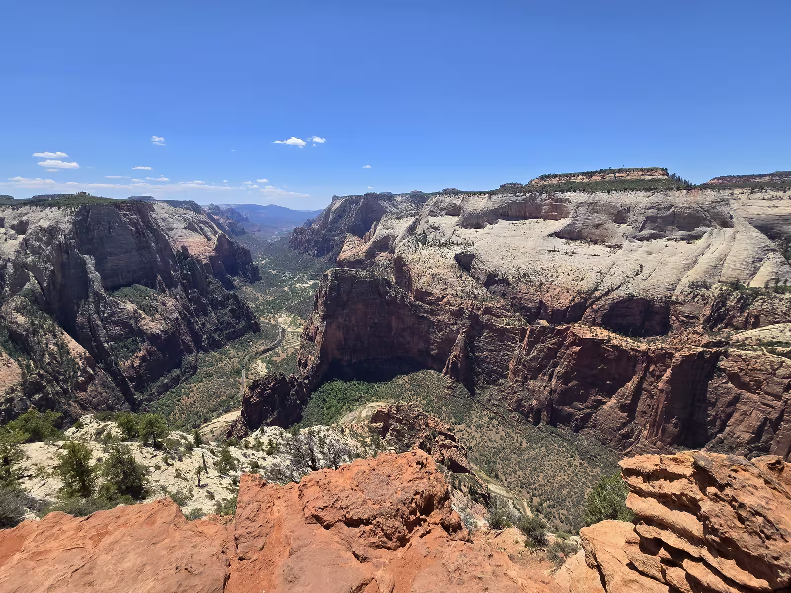 View from Observation Point looking down into Zion Canyon with Angels Landing visible below