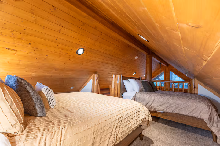 Sunrise Ridge — Two Beds in the Loft