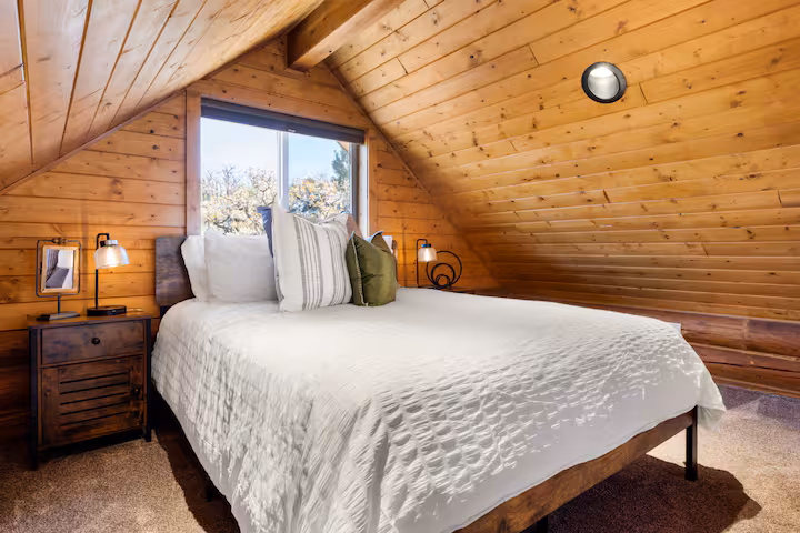 Woodland Hills — Loft Beds