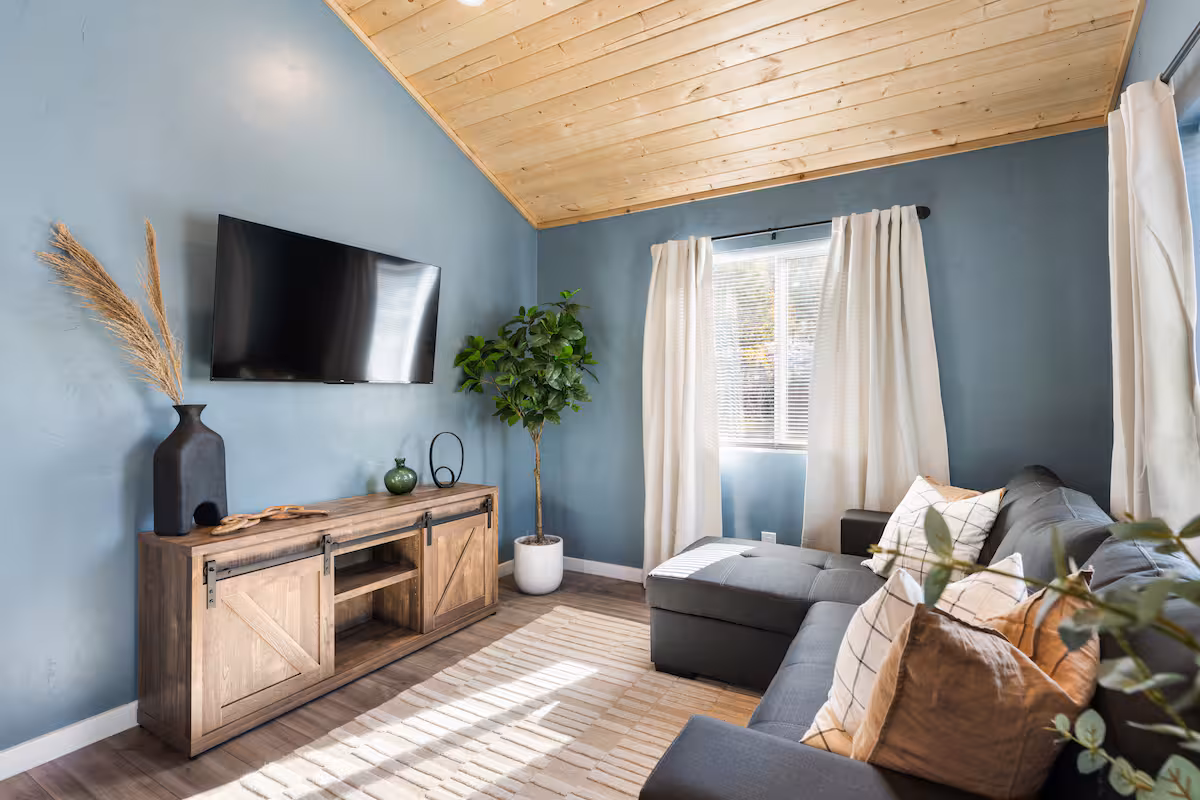 Woodland View — Living Room